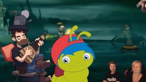 Eine Raupe mit blauen Haaren befindet sich vor einem Hintergrund, auf dem Meer und eine Comicfigur zu sehen ist, die ein Saiteninstrument spielt.